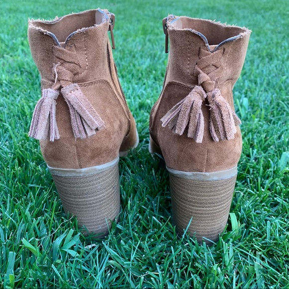 Universal Thread Cognac Booties - Picture 3 of 7